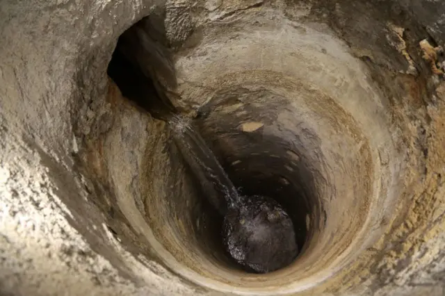 احیای قنات «ابری‌تپه» توسط بسیجیان اسفراین انجام شد